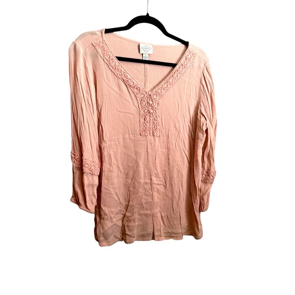 ⭐️3 FOR $12- St. John’s Bay Vneck Blouse - Picture 1 of 2